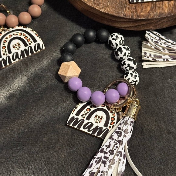 *Set of 5*  Mama Wooden Painted & Silicone Beads, Wood Charm & Tassel Gift Ideas - Picture 6 of 11